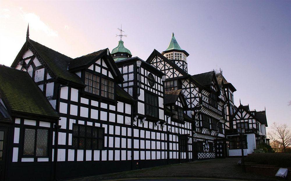 Wild Boar Hotel ビーストン エクステリア 写真