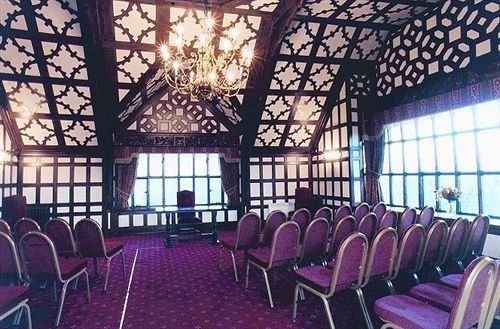 Wild Boar Hotel ビーストン エクステリア 写真