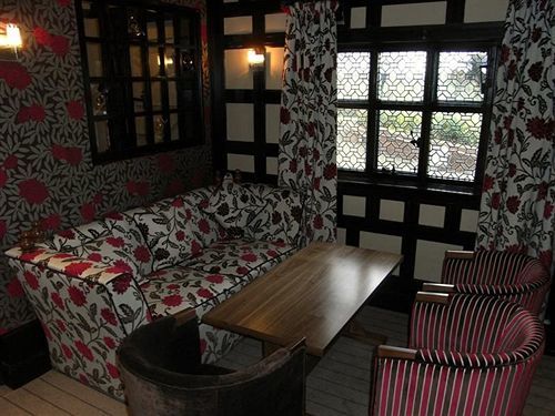 Wild Boar Hotel ビーストン エクステリア 写真