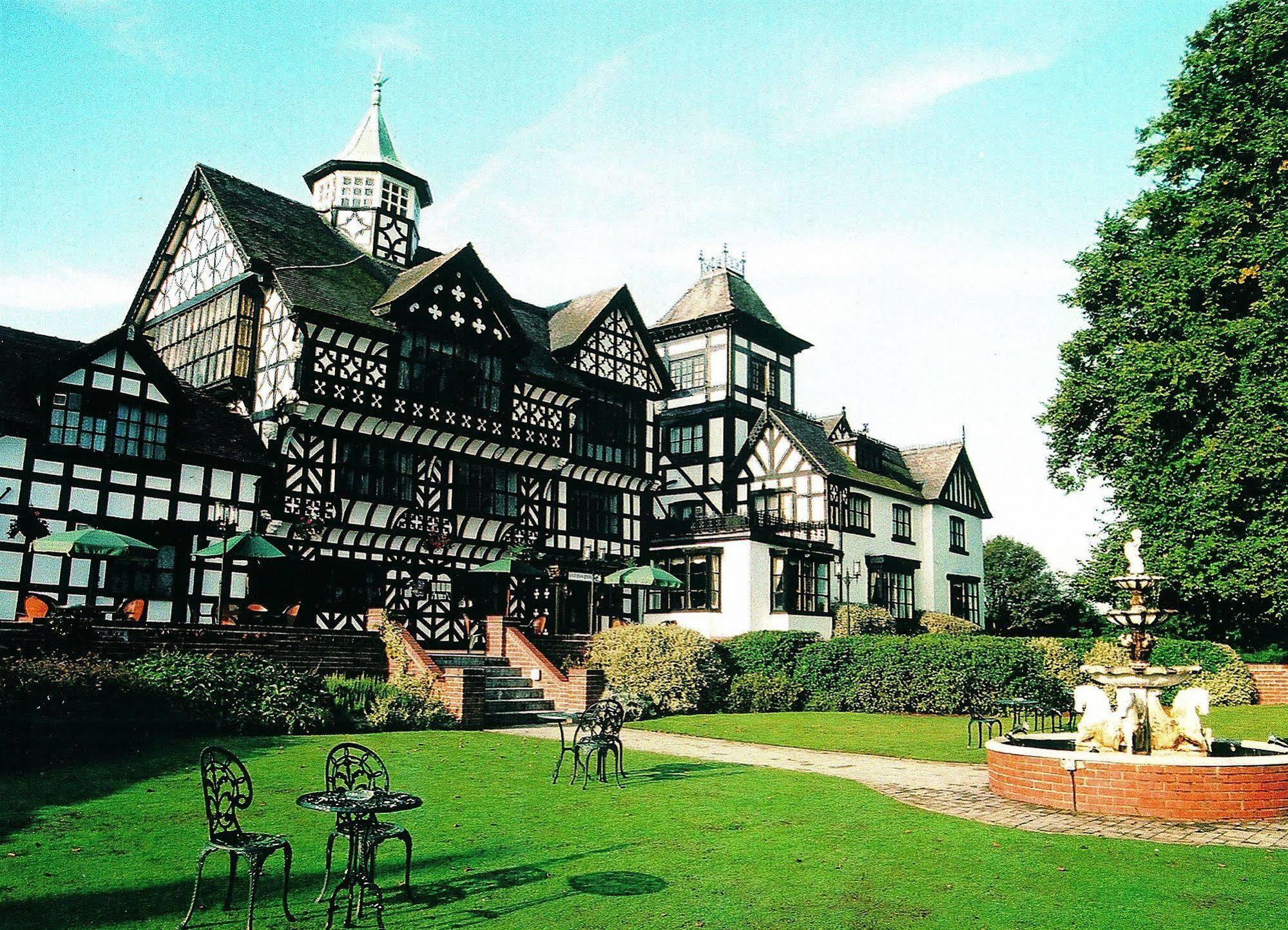 Wild Boar Hotel ビーストン エクステリア 写真