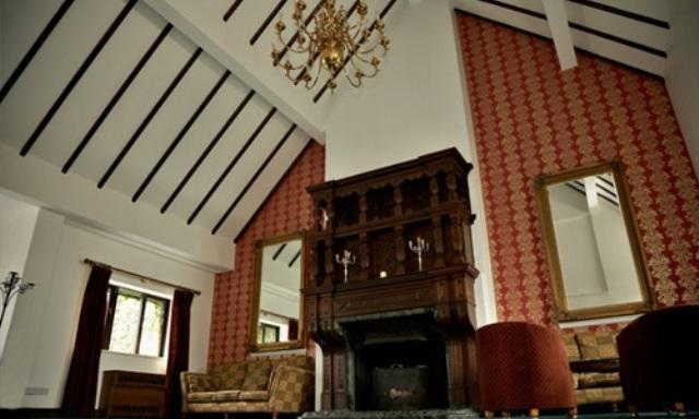 Wild Boar Hotel ビーストン エクステリア 写真